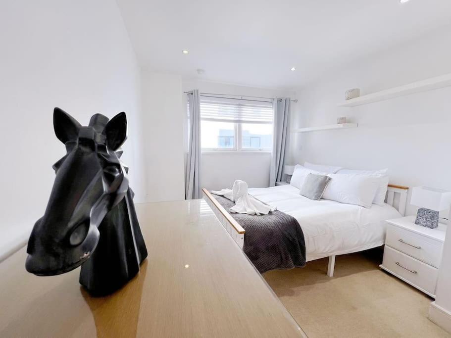 Stylish Seaview One-Bedroom Apt スウォンジー エクステリア 写真