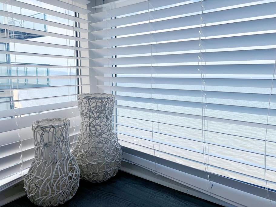Stylish Seaview One-Bedroom Apt スウォンジー エクステリア 写真